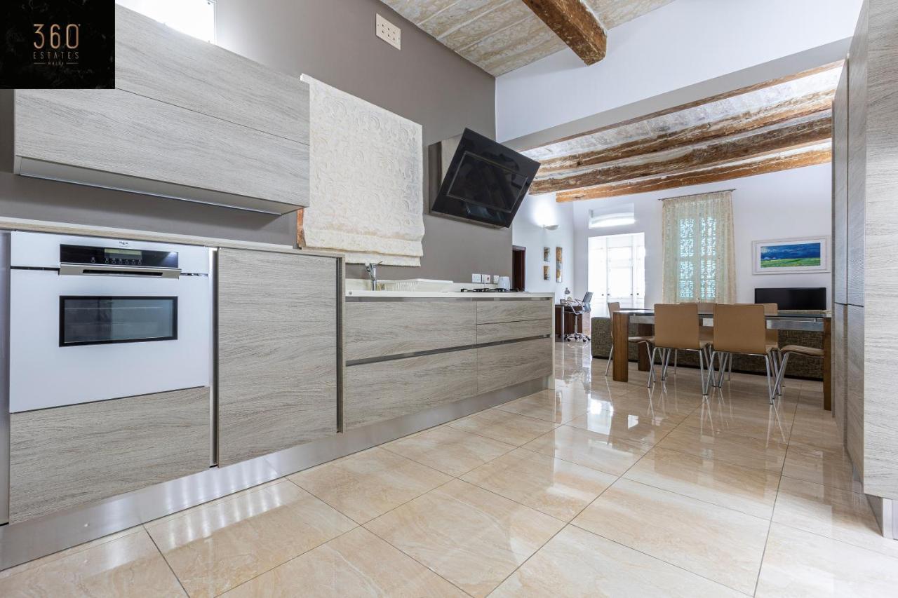 Seafront - Top Location, Top Floor With Wifi & Ac By 360 Estates Valeta Exterior foto